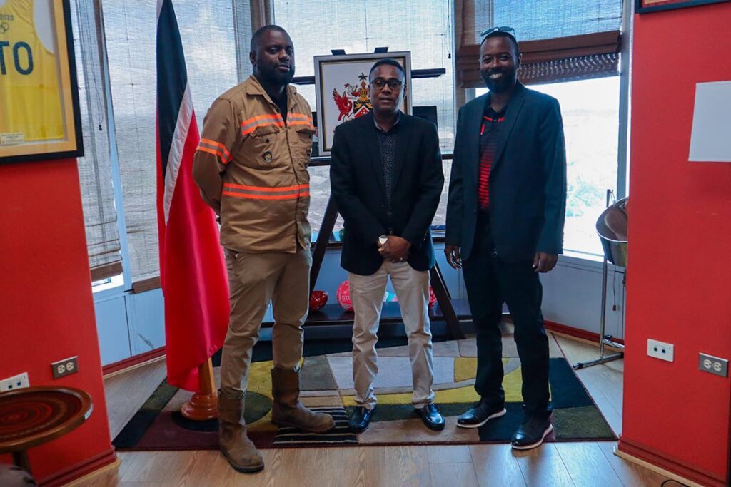 Minister of Sport and Youth Affairs Phillip Watts, centre, with TT Volleyball Federation president Daymian Stewart, left, and first vice president and senior women's head coach Deon Hutchinson. - (Image obtained at newsday.co.tt)